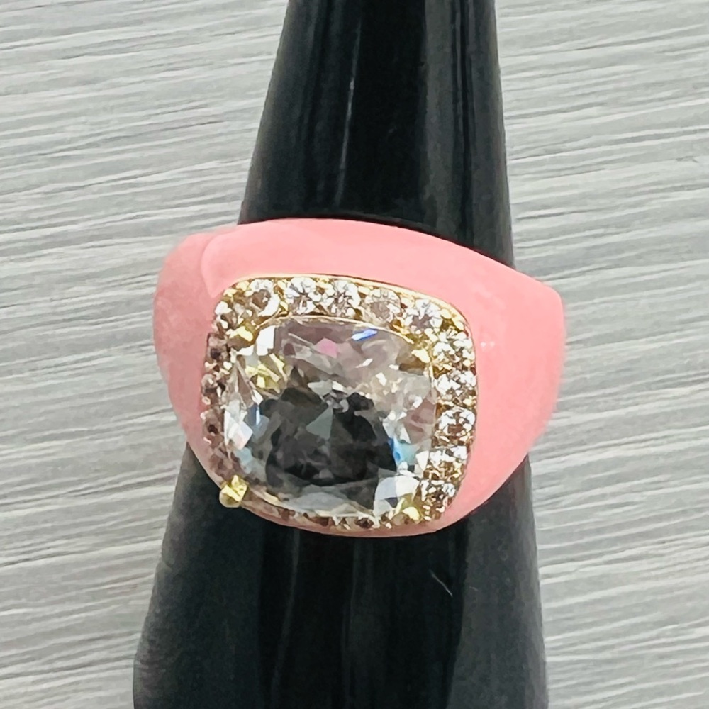 Elegant Pink and Gold Ring
